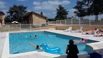 Outdoor pool, pool loungers