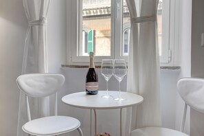 Appartement, 1 chambre | Coin séjour | Télévision à écran plat