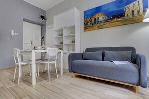 Living area - APPARTAMENTO SANTI QUATTRO 1 e 2 - COLOSSEO (Rome)