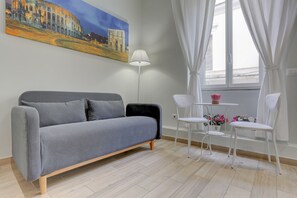 Huoneisto | Oleskelualue | Taulutelevisio