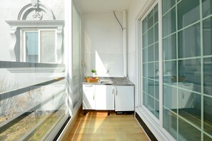 Room (Korean style_Ondol, Kitchenette) | Private kitchenette | Fridge, microwave