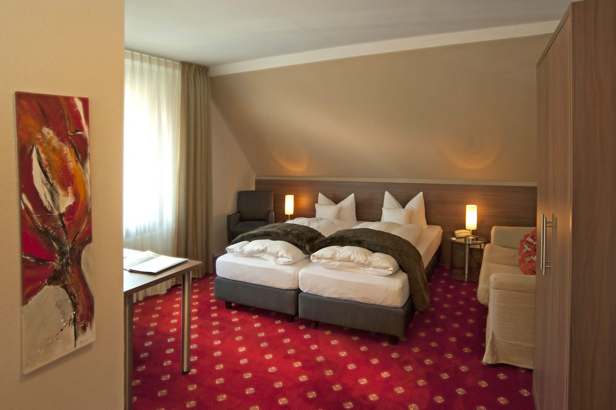 Doppelzimmer | Hochwertige Bettwaren, Daunenbettdecken, Pillowtop-Betten, Minibar
