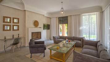 Luxury Villa (4 Suites Luxe) | Living room