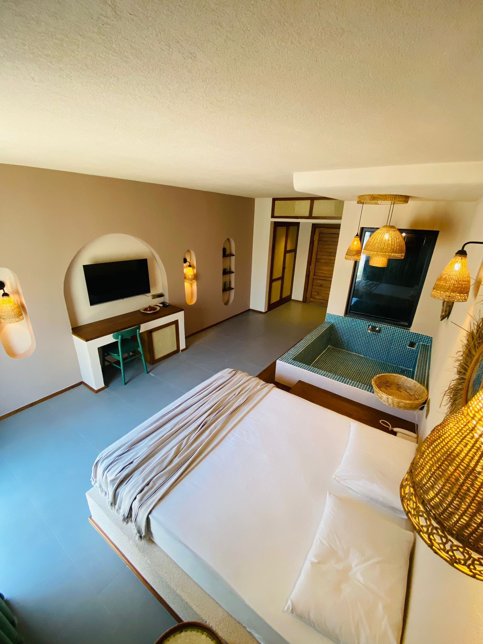 exclusive double room | premium bedding, down duvets, free minibar items, in-room safe