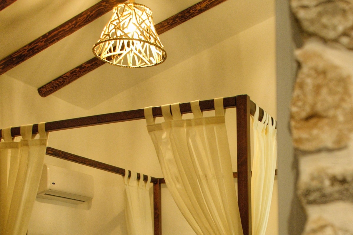 exclusive villa | premium bedding, down duvets, free minibar items, in-room safe