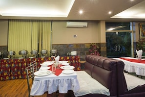 Restaurant - Hotel Bali Resorts (Reasi)