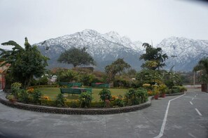 Mountain view - Hotel Bali Resorts (Reasi)