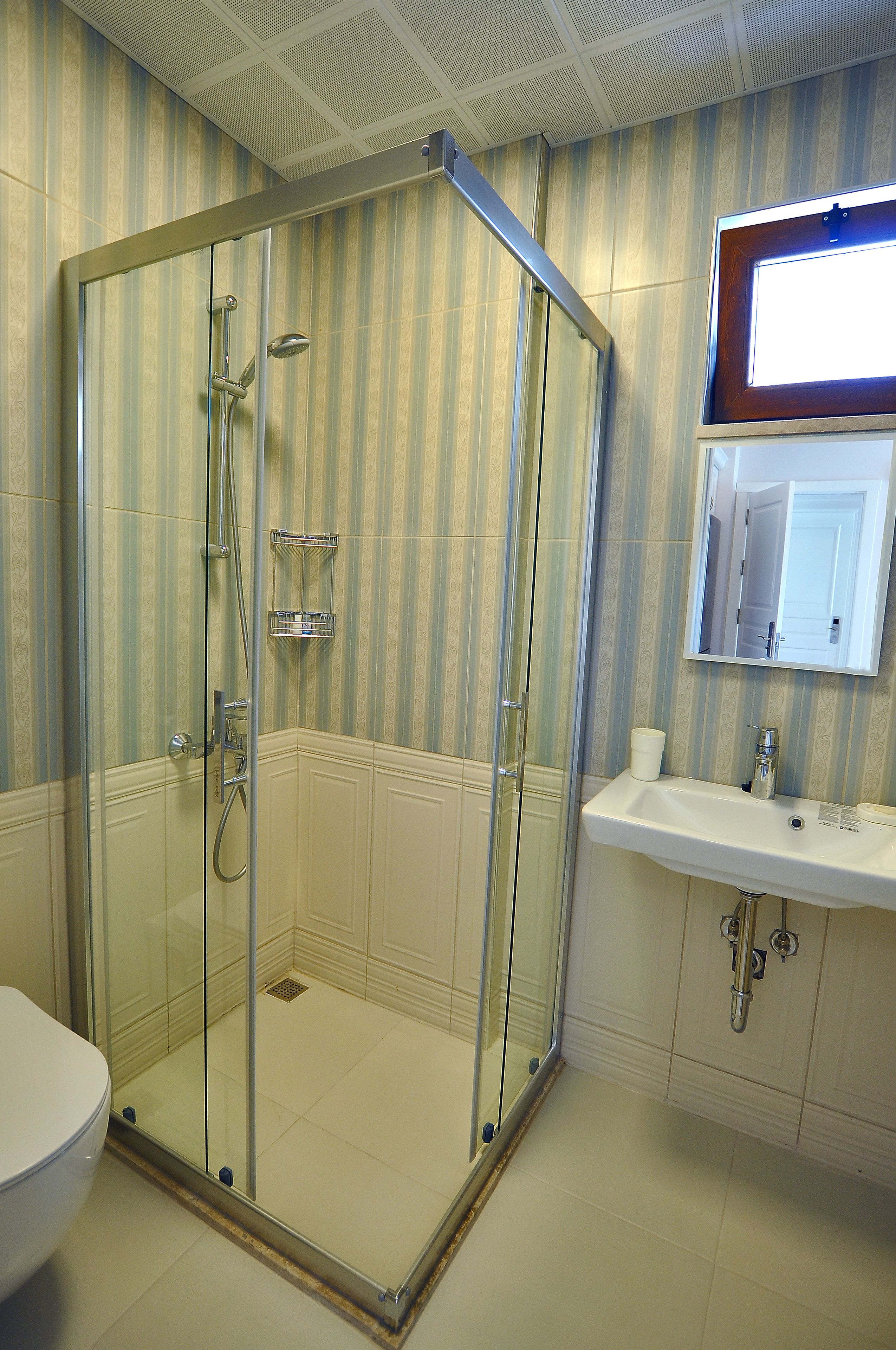 Apartment, Garden View | Bathroom | Shower, towels