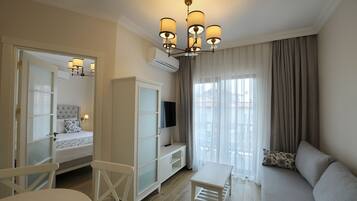 Standard-Apartment | Wohnbereich | LCD-Fernseher