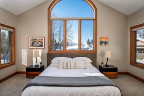 5 bedrooms, iron/ironing board, travel cot, free WiFi