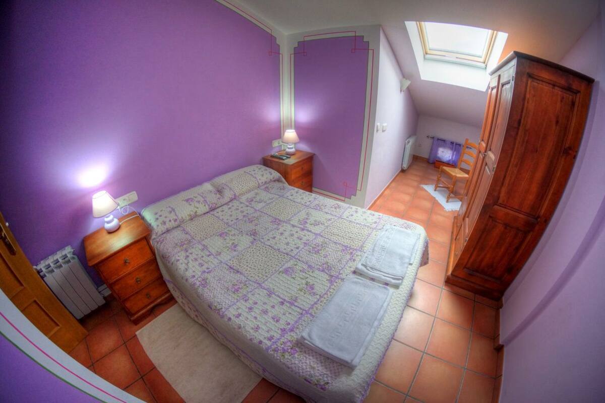 Wifi gratis y ropa de cama