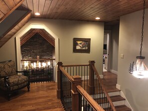 Interior - Extra Lg 4 Bed & 5 1/2. BA, Great for families & couples! (Highlands)