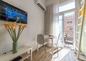Superior Studio with Balcony | Ausblick vom Zimmer