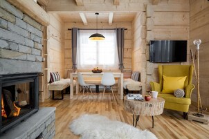 Flat-screen TV, fireplace