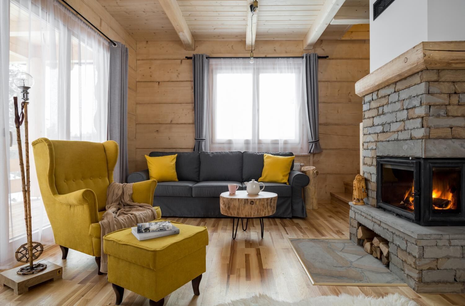 Flat-screen TV, fireplace