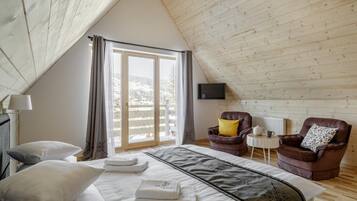 Luxe beddengoed, individueel gemeubileerd, een strijkplank/strijkijzer