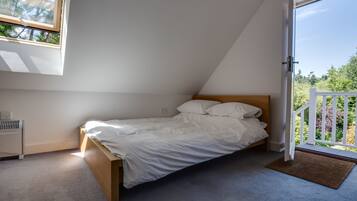 高級寢具、書桌、隔音、熨斗/熨衫板