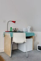 高档床上用品、办公桌、隔音、熨斗/熨衣板