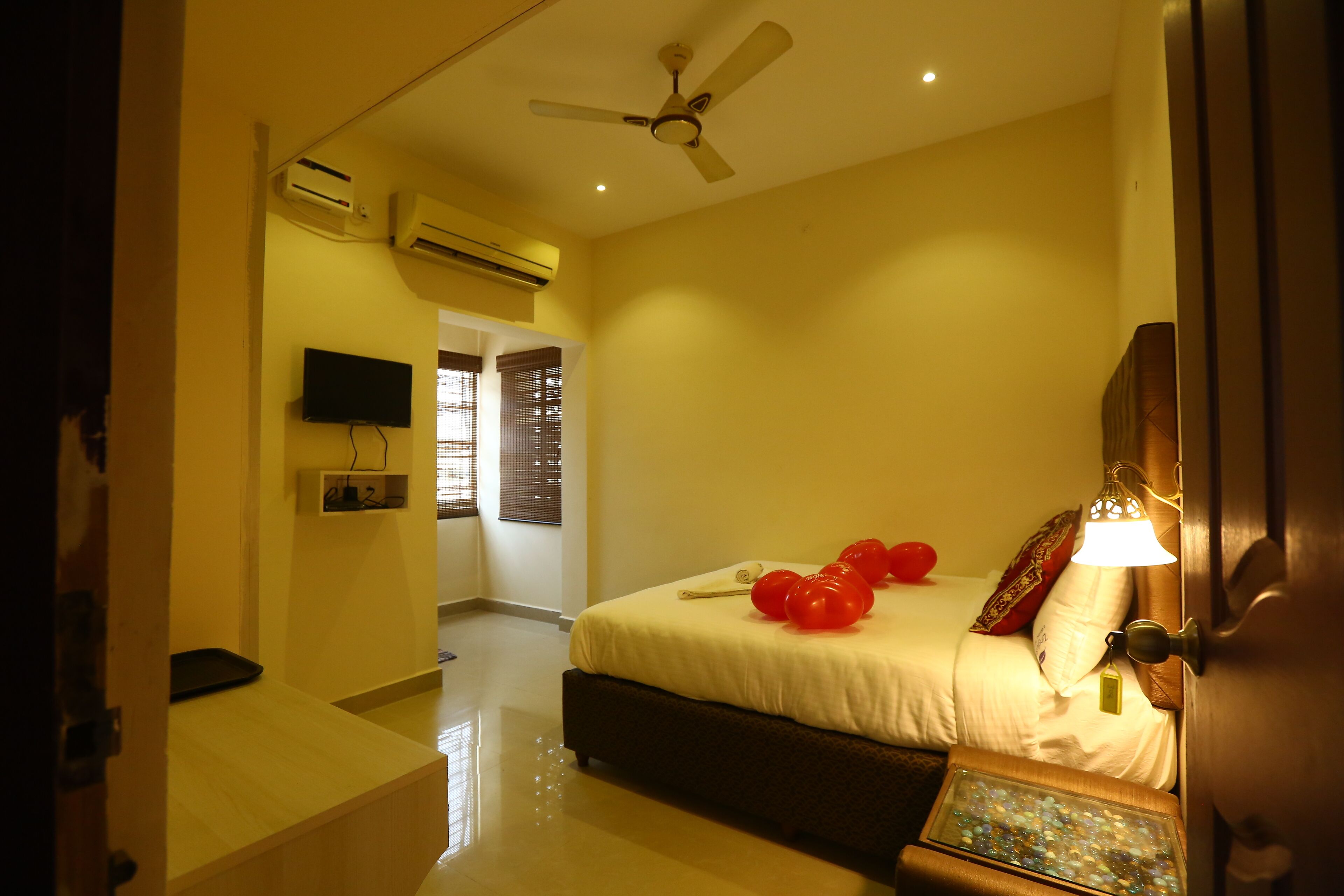 economy room ac with free airport drop | egyptian cotton sheets, premium bedding, down duvets