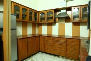 Executive Room, 1 King Bed | Private kitchen - Zingle Stay Airport (Chennai)