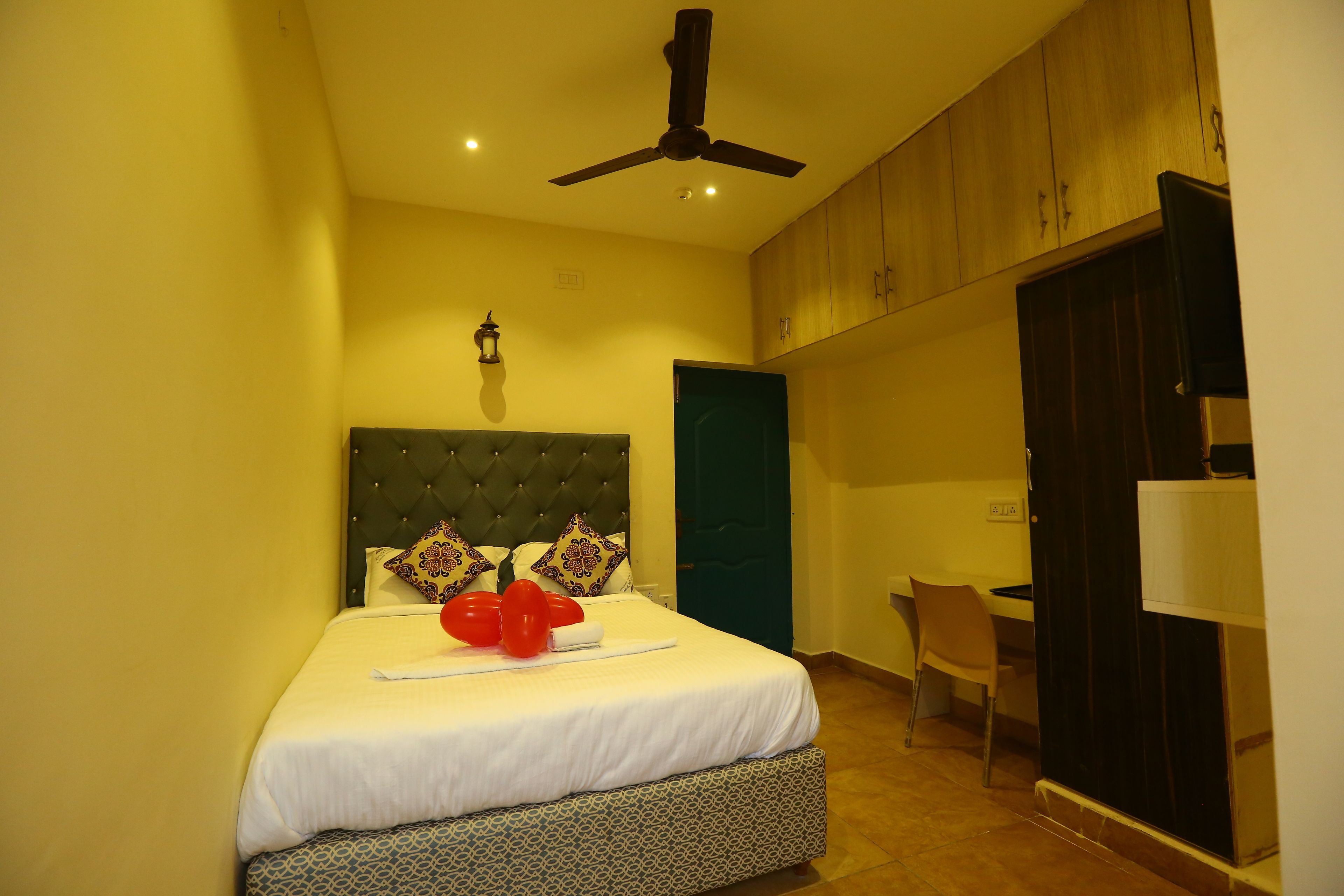 egyptian cotton sheets, premium bedding, down duvets