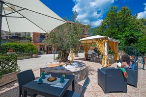 Outdoor dining - B&B Il Girasole (Agerola)