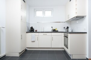 标准公寓 | 私人厨房 | 大冰箱、烤箱、炉灶、洗碗机