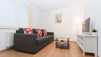 Classic Apartment | Living room | 43-inch LED TV with cable channels, TV