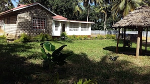 Unclassified image, 2 of 12, button - Amani Cottage (Mtwapa)