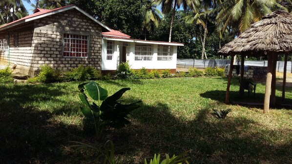 Exterior detail - Amani Cottage (Mtwapa)