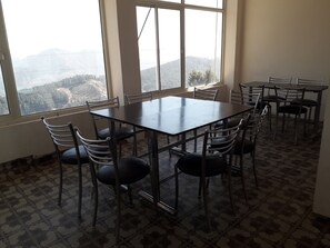 International cuisine - Beyond Stay Tikker Narkanda Cottage (Theog)