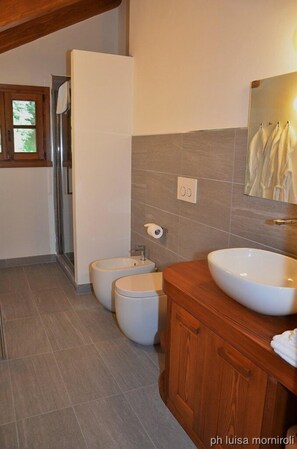 Superior Apartment | Bathroom | Shower, bathrobes, bidet, towels - Residence Orma (Alagna Valsesia)
