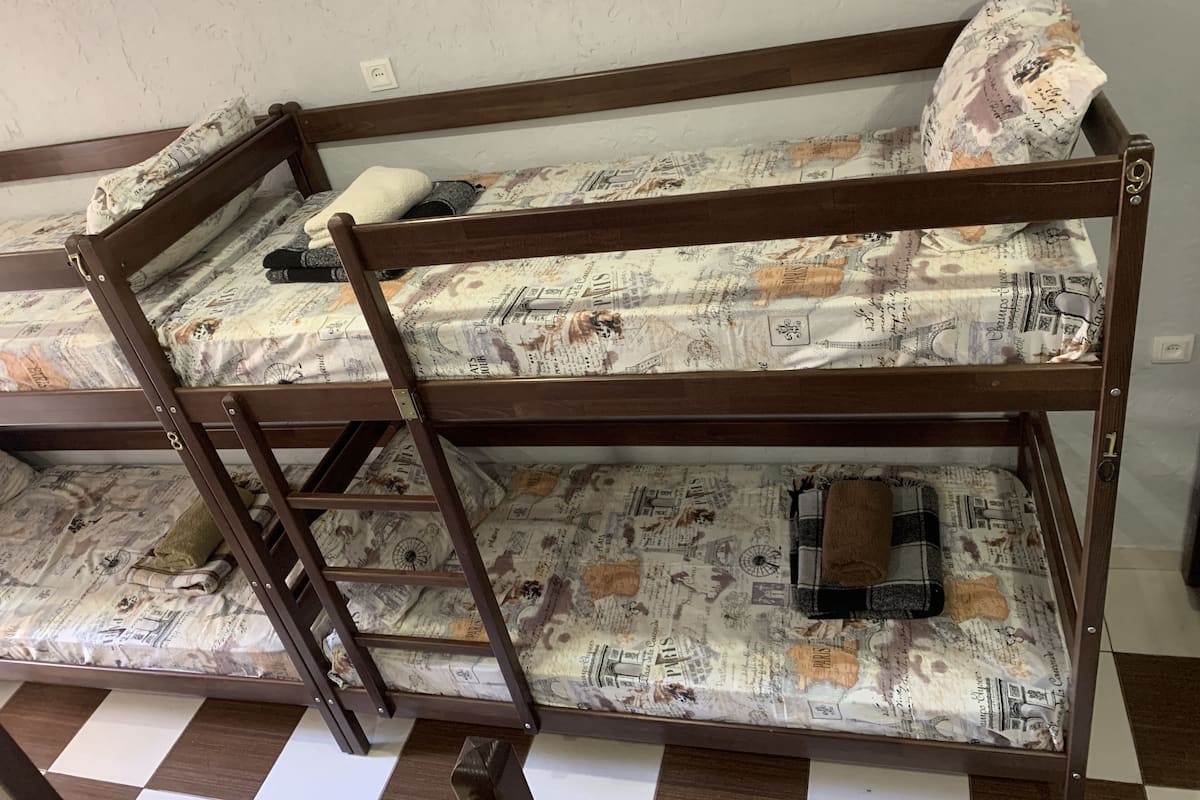 7 عدّة غرف نوم وأغطية فراش متميزة وأسرّة تيمبور بديك وميني بار