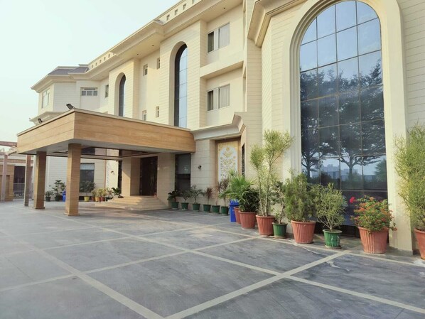 Fachada de la propiedad