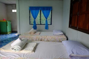 Standard Room | Free WiFi - Nutchada Resort (Pak Khat)