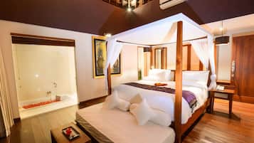Ayuterra Two Bedrooms Villa | Minibar, in-room safe, desk, soundproofing