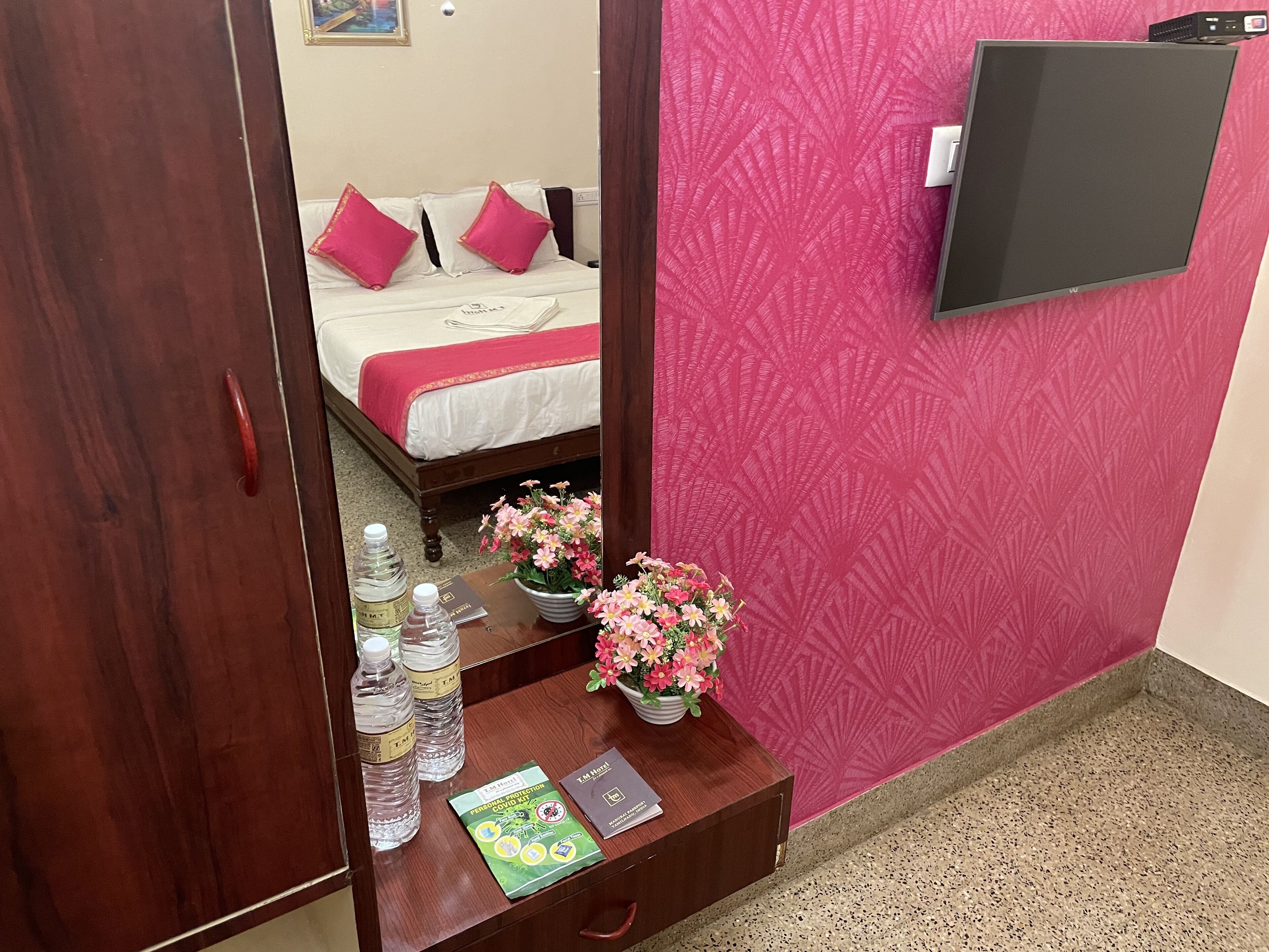 1 bedroom, egyptian cotton sheets, premium bedding, pillow-top beds