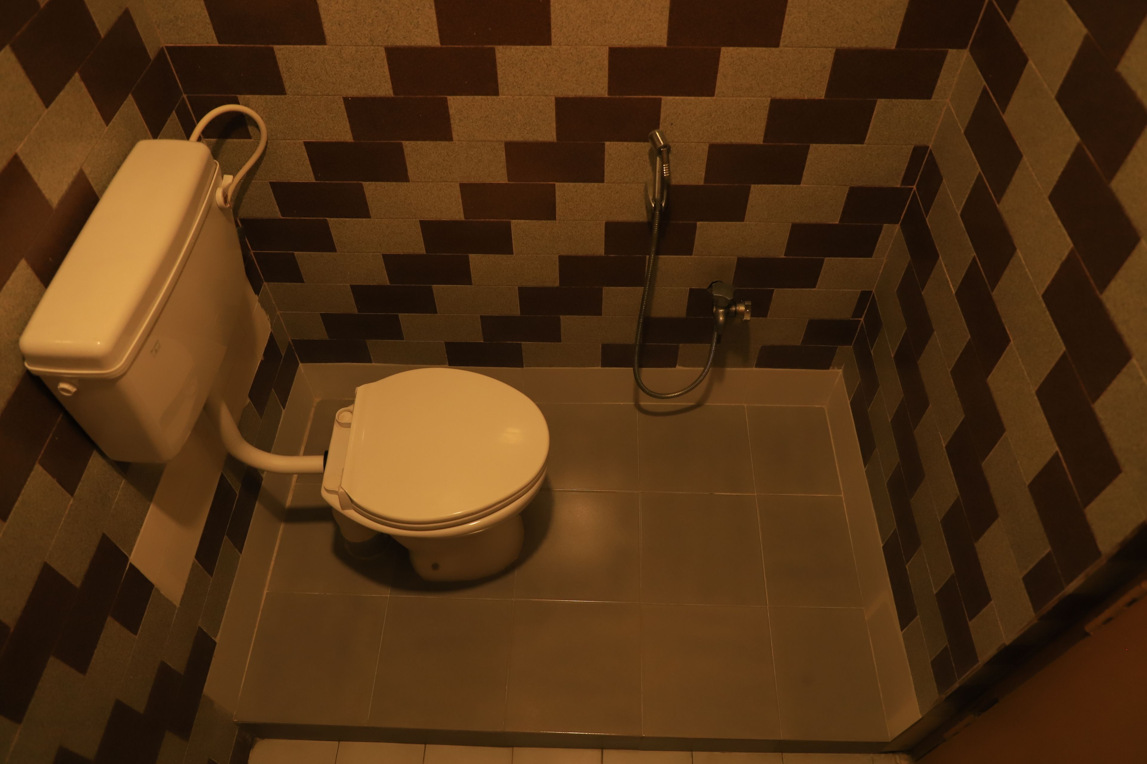 deluxe room, 1 bedroom, non smoking, city view (airconditioned) | bathroom | shower, free toiletries, bidet, towels