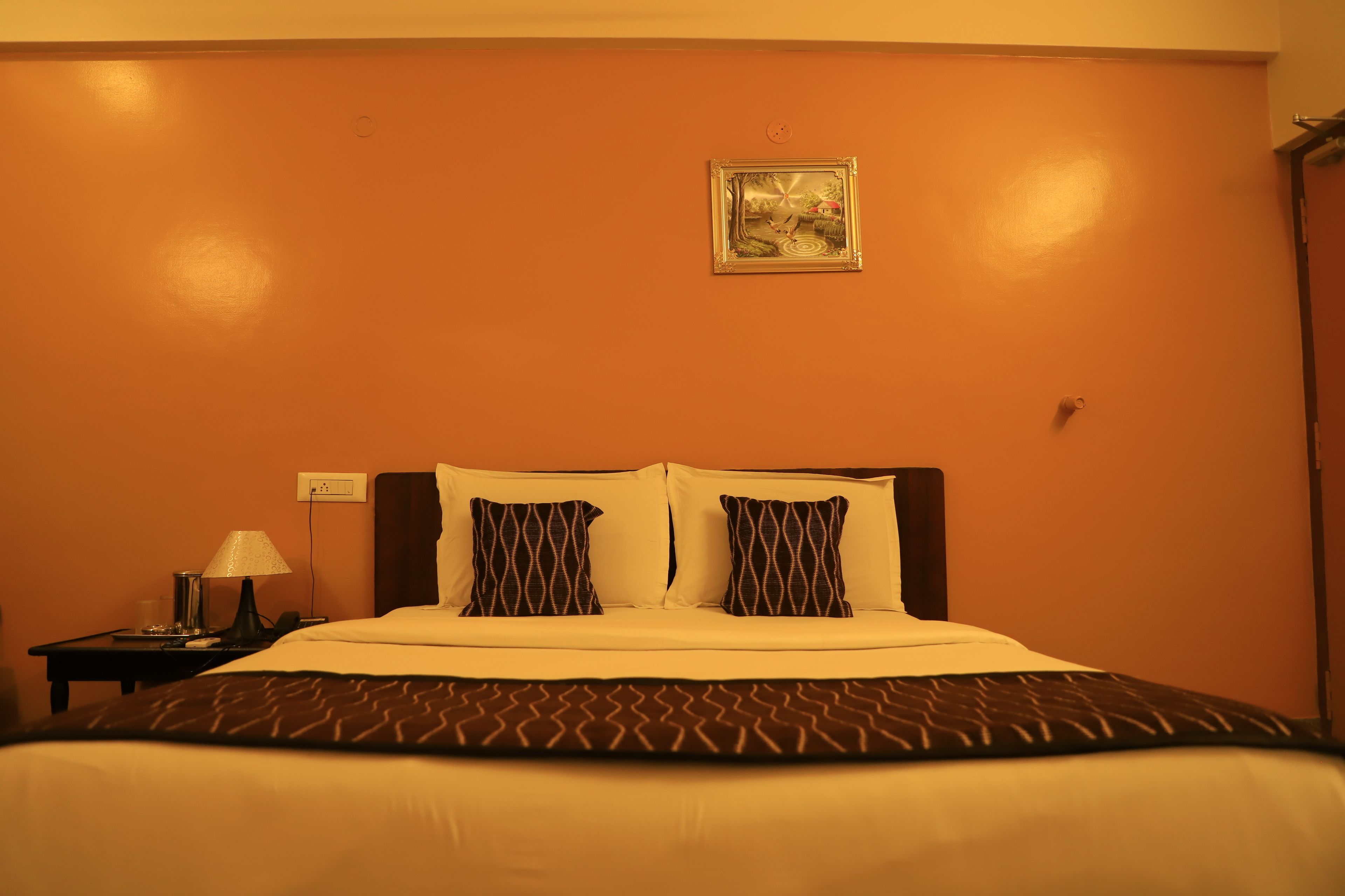 deluxe room, 1 bedroom, non smoking, city view (airconditioned) | 1 bedroom, egyptian cotton sheets, premium bedding, pillow-top beds