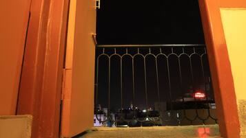 Kamar Eksekutif, 1 Tempat Tidur King, Bebas Asap Rokok, pemandangan kota | Pemandangan balkon