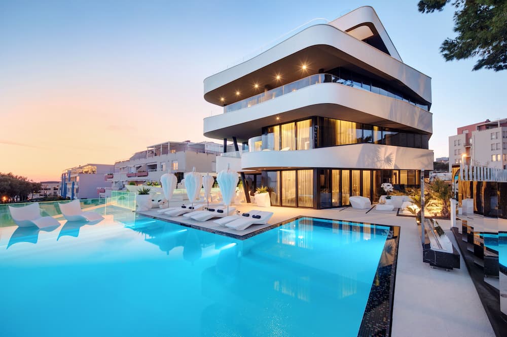 Posh Residence Luxury Suites