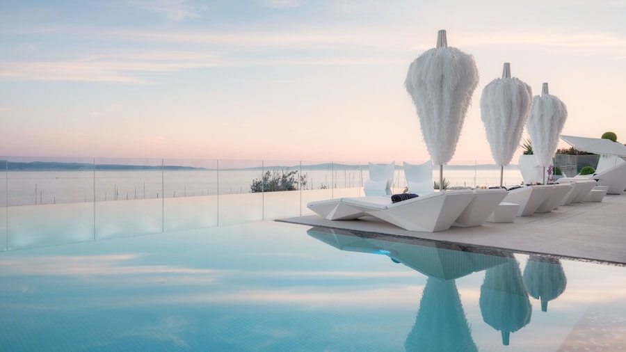 Posh Residence Luxury Suites
