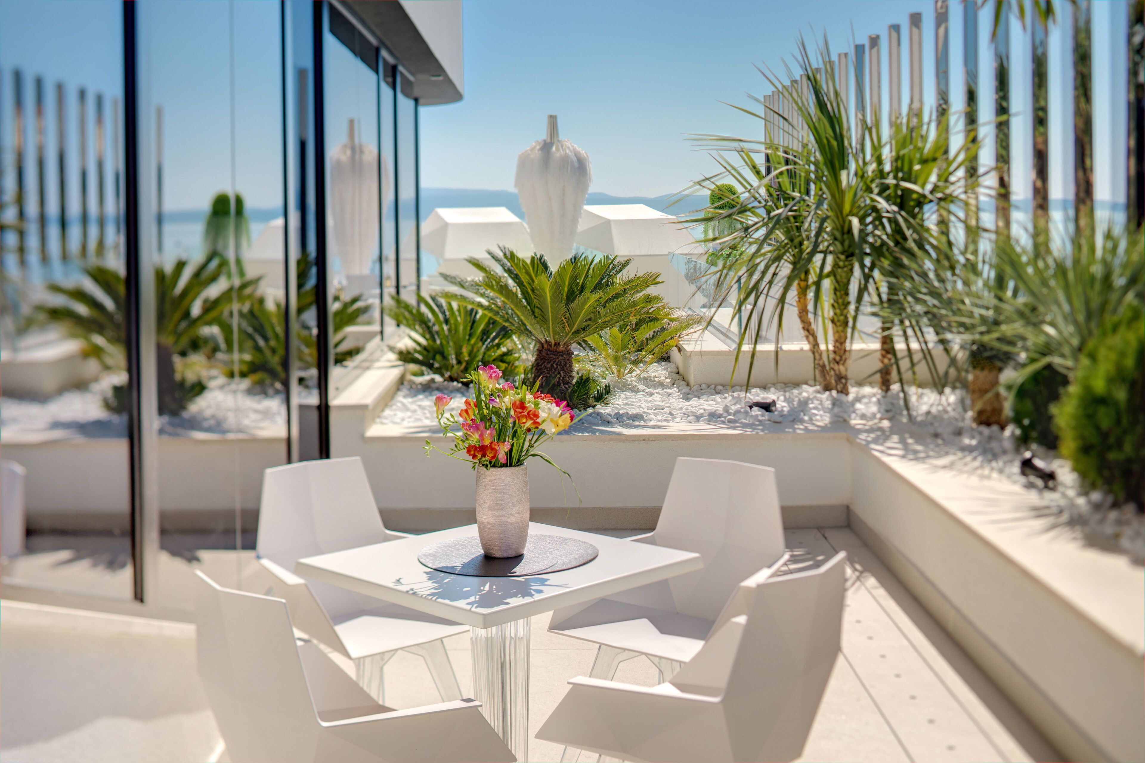 superior suite, partial sea view | terrace/patio