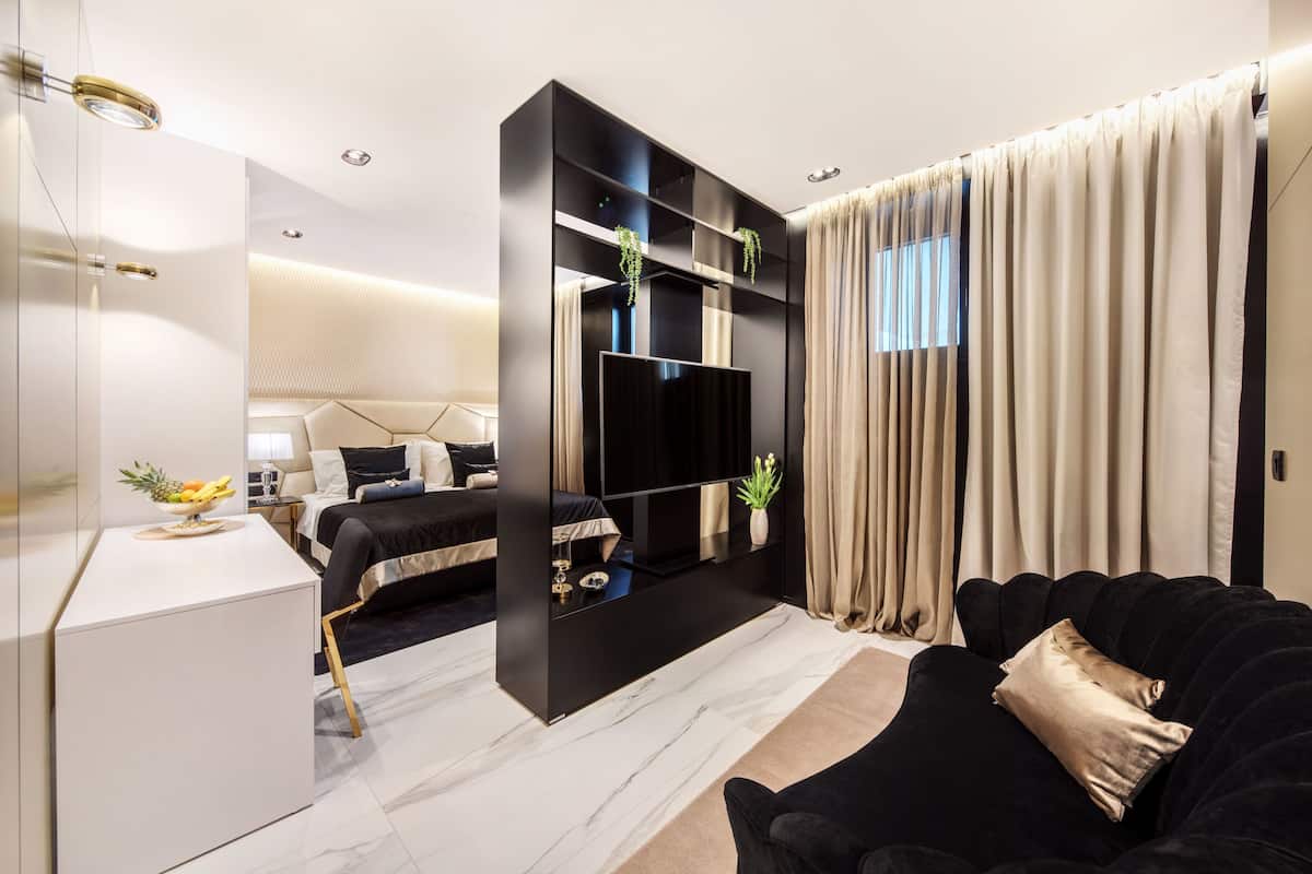 Deluxe studio Suite - No view, 1 King Bed | Luxe beddengoed, donzen dekbedden, een kluis op de kamer