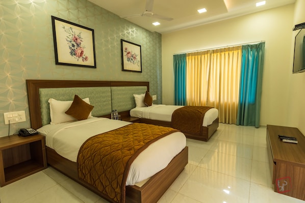 Desk, rollaway beds