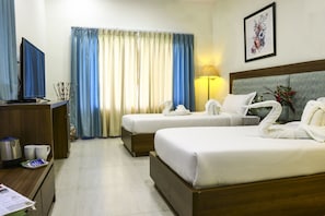 Desk, rollaway beds