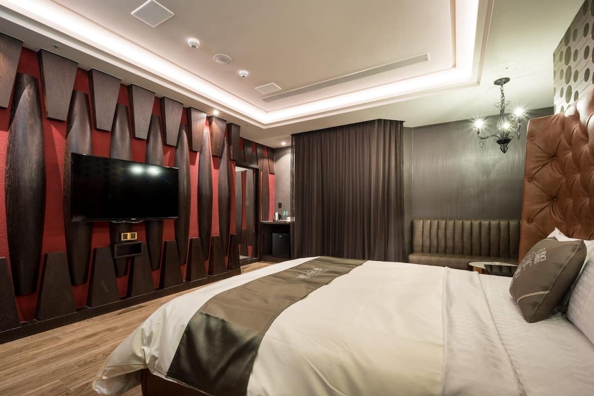 Individually decorated, desk, blackout curtains, soundproofing