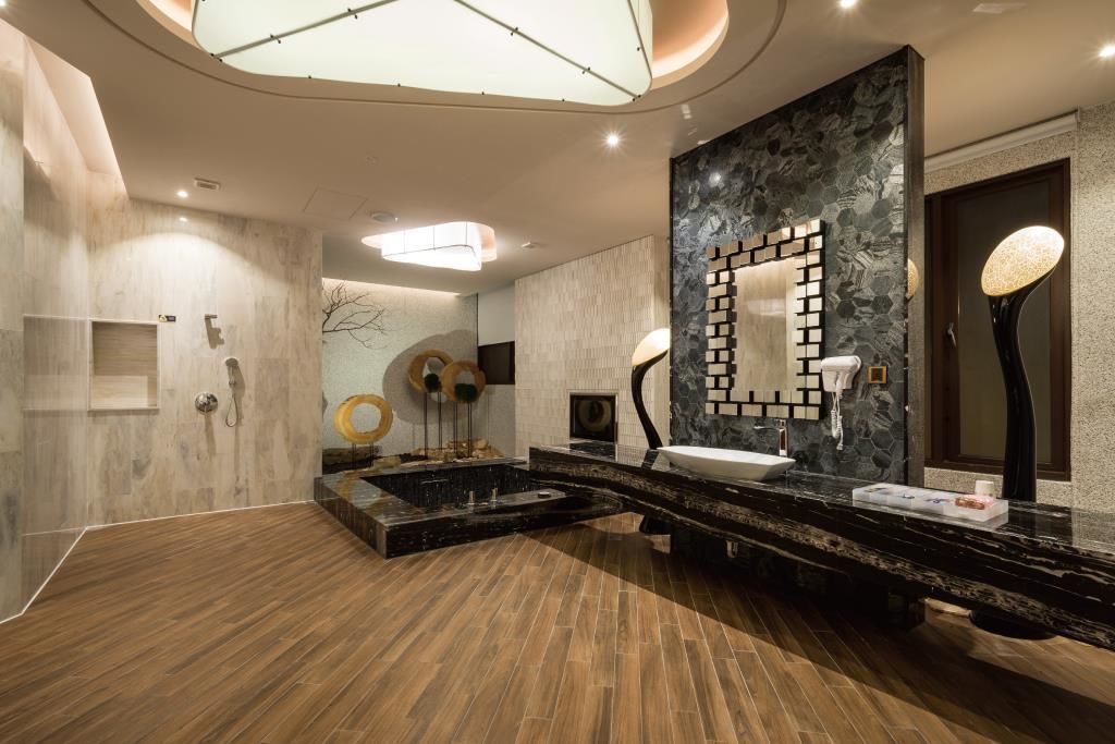 luxury room | bathroom | jetted bath, free toiletries, hair dryer, slippers