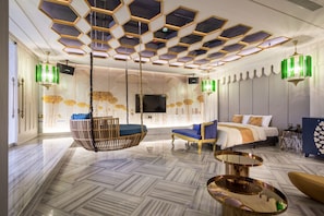 Signature Double Room | Individually decorated, desk, blackout drapes, soundproofing - Icolour Villa (Taichung)