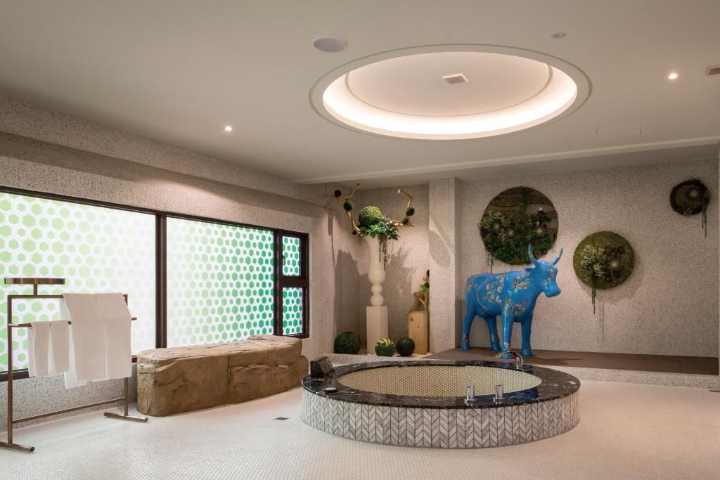 design double room, 1 double bed | bathroom | jetted bath, free toiletries, hair dryer, slippers